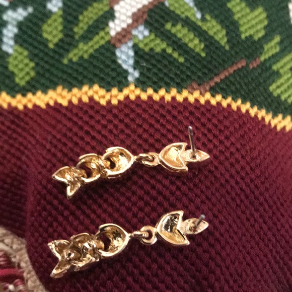 Goldtone Leaf earrings & Necklace - Picture 5 of 10